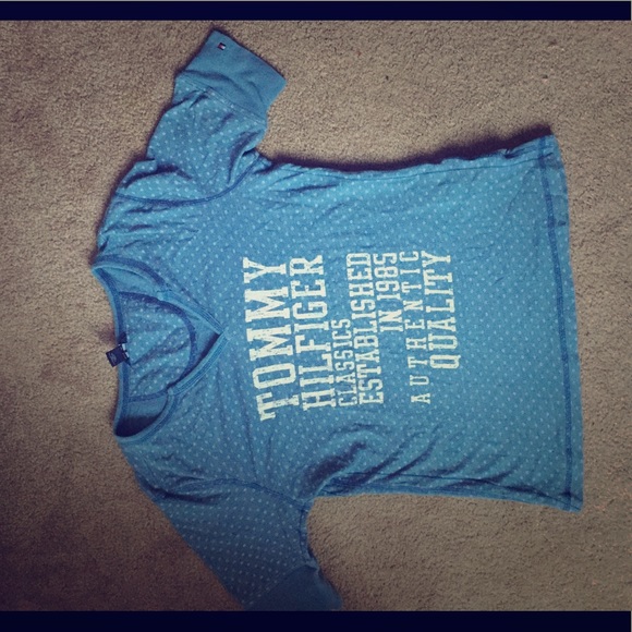 Tommy Hilfiger Tops - Tommy Hilfiger t-shirt